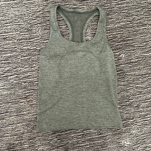 Grey tank - Picture 1 of 1